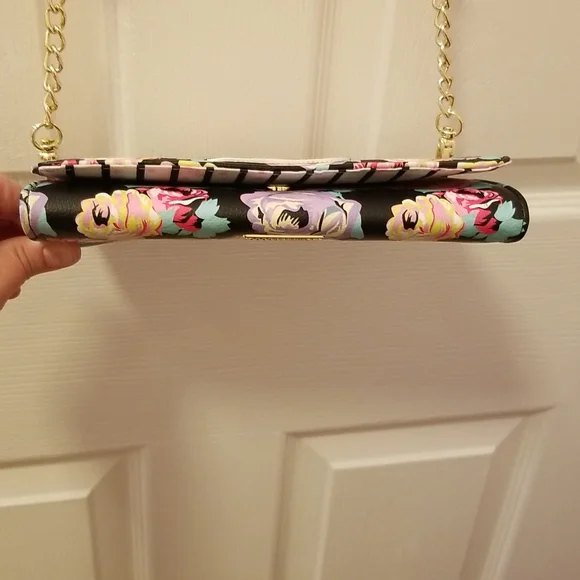 Betsey Johnson Purse with Dog Face Removable strap Excellent Condition. NWOT - Picture 12 of 12